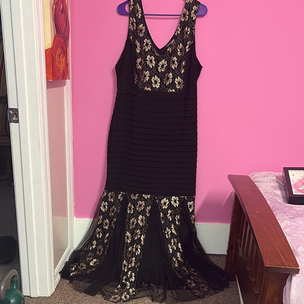 Candalite Black and Gold lace Floral formal dress sz XL black tie gown evening